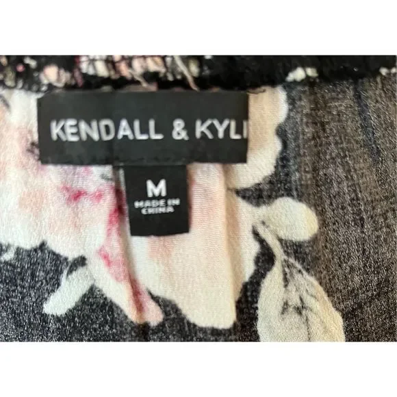 Kendall & Kylie Floral Off Shoulder Blouse - Picture 5 of 5